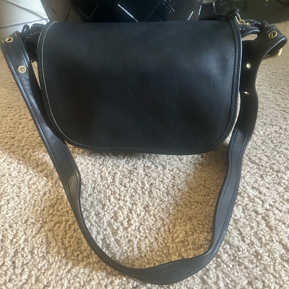 Sleek Black Crossbody Bag
